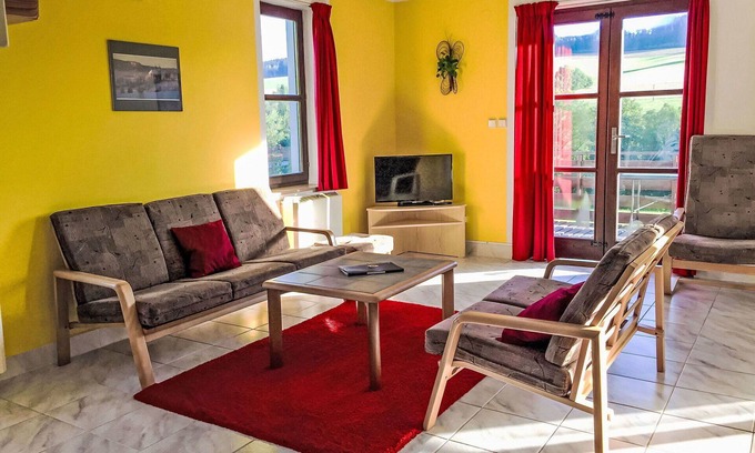 Ceska Metuje Casa | Maravillosa casa de vacaciones privada con WIFI, piscina, TV, patio, vista panorámica, aparcamiento