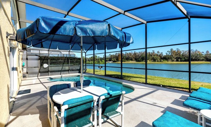 Lake Berkley Villa | Impresionante villa privada frente al lago, lujosamente mejorada con sala de juegos