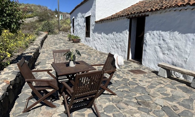 Taucho Cabaña | Encanto Rústico Canario en Caserío El Estanco Viejo con Piscina y Vi