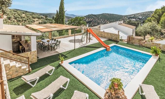 Villanueva de Algaidas Casa | Stunning home in Villanueva de Algaidas