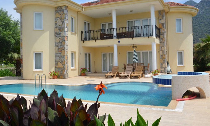 Dalyan Villa | Impresionante, exclusivo 4 dormitorios, villa privada en una zona rural y tranquila