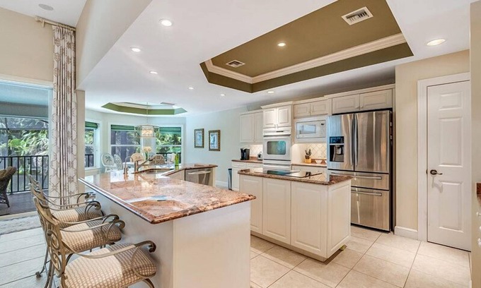 Beachview Country Club Estates Casa | Stunning Executive Golf Course Home Overlooking 7th Fairway! New to rental market!