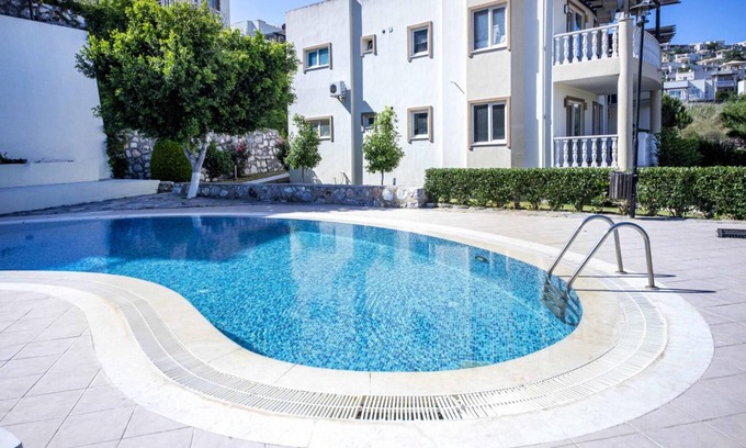 Bogazici Apartamento | Stunning Flat near Beach with Shared Pool n Bodrum