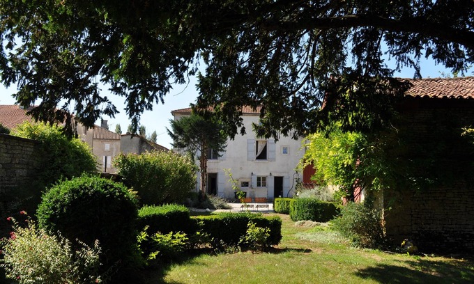 Verteuil-sur-Charente Casa | Impresionante propiedad de gran carácter en pueblo histórico.