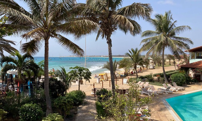 Santa Maria Condominio | Impresionantes apartamentos en primera línea con impresionantes vistas de la playa de arena blanca