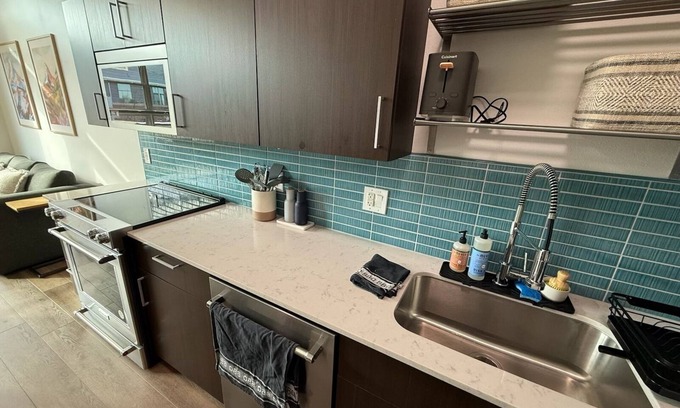 Central Boulder Condominio | Stunning Furnished 1BR/1BA Condo in Downtown Boulder - Digital Nomad's Dream