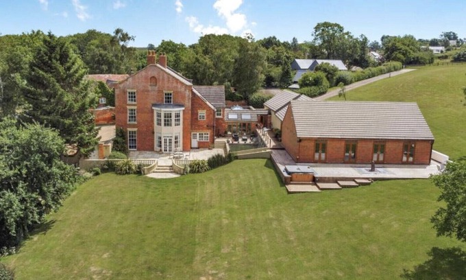 Braunston Casa | Impresionante mansión georgiana en 6 acres con complejo privado de piscinas cubiertas