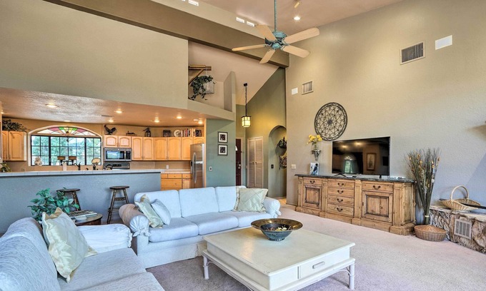 Pinyon Pines Casa | Stunning Getaway w/ Patio + Mountain Views!