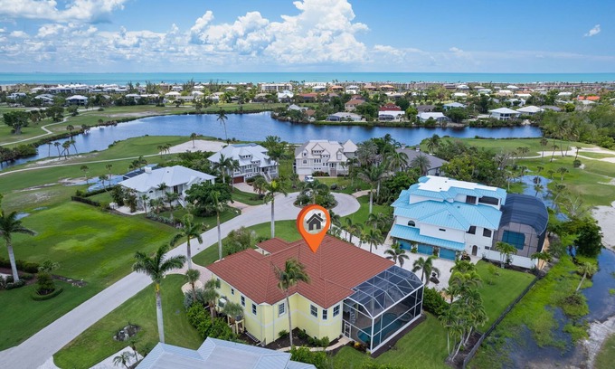 Beachview Country Club Estates Casa | Stunning Golf Course Estate in Beachview
