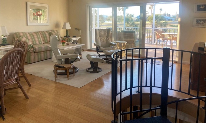 The Dunes Casa | Stunning golf course views greet you from this sunny home w. pool