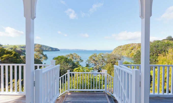 Tawharanui Casa | Stunning House in the heart of Matakana Wine Country