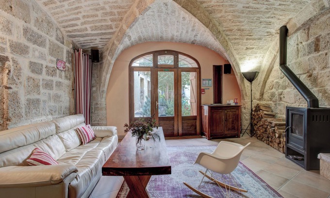 Vic-la-Gardiole Casa | Stunning historic house