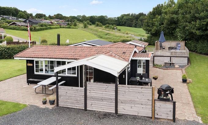 Aabenraa Casa | Stunning home in Aabenraa with kitchen