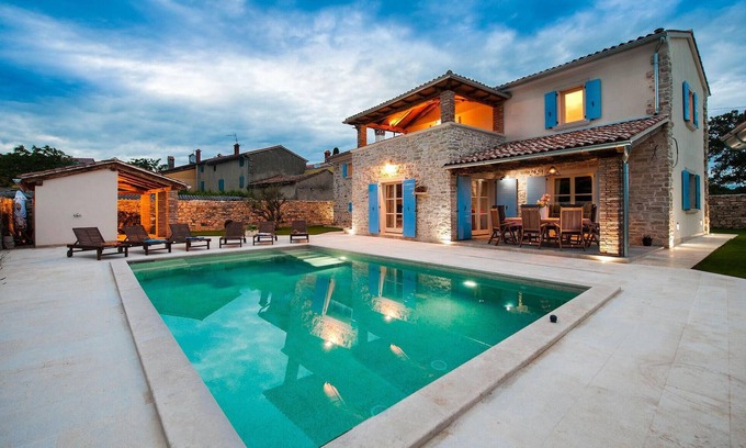 Bale Casa | Impresionante casa en Bale