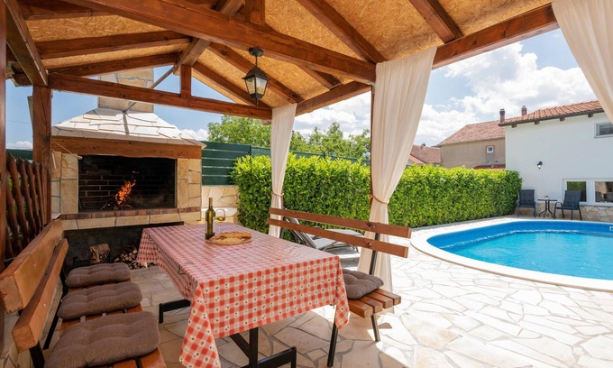 Imotski Casa | Impresionante casa en Imotski con WiFi