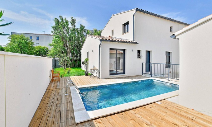 Monteux Casa | Impresionante casa en Monteux con WiFi