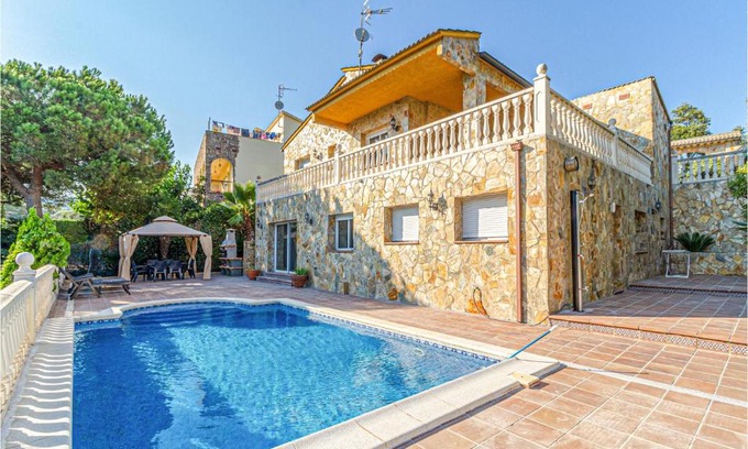 Palafolls Casa | Stunning Home In Palafolls