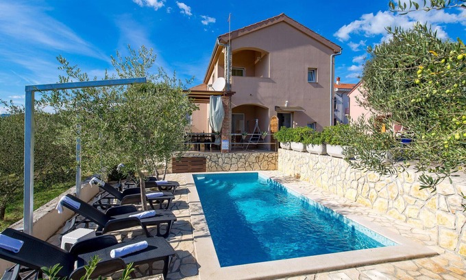 Pinezici Casa | Impresionante casa en Pinezici con.