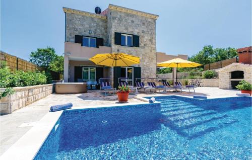 Gromaca Casa | Stunning Home In Zaton With Jacuzzi