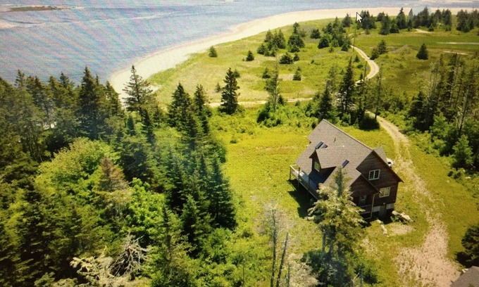 Louis Head Casa | Impresionante casa en Louis Head Beach disponible para alquilar.