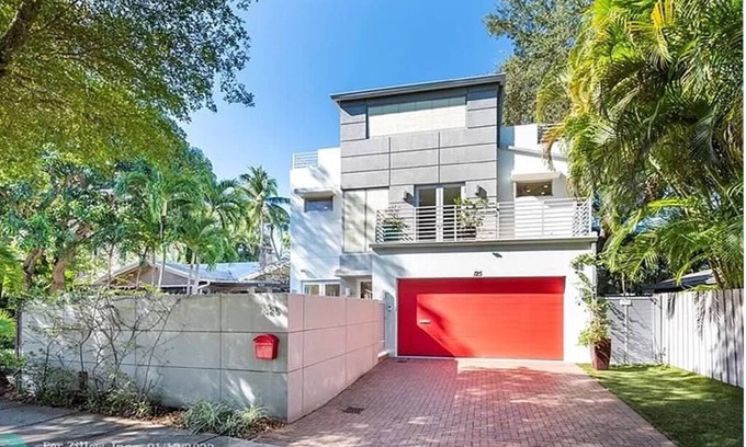 Victoria Park Casa | Stunning Home W/Pool Min to Beach Walk to Las Olas