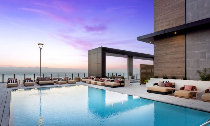 Downtown San Diego Apartamento | Stunning Luxury Corner Unit in Little Italy w/ Breathtaking Water Views
