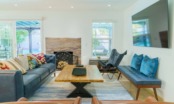 West Hills Casa | Stunning Luxury Home /w Private Pool & Spa