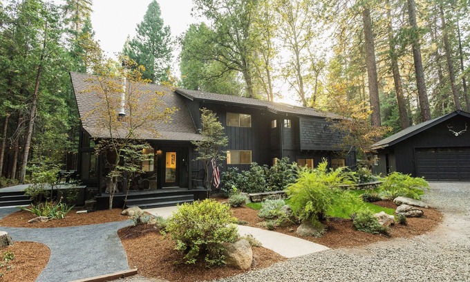 Mount Shasta Cabina | Stunning Luxury Mountain Cabin - Mount Shasta CA