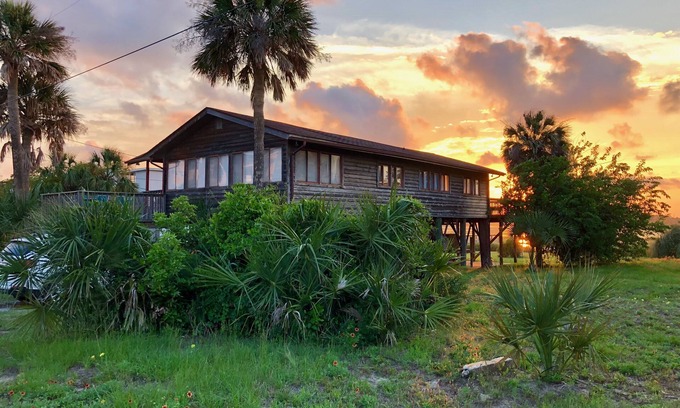 Folly Beach Casa | Clásico Folly Beach Cottage !! Océano al otro lado de la calle - Marsh en la espalda!