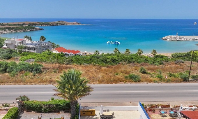 Yeni Erenkoy Casa | Stunning Mediterranean Sea View