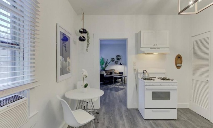 Central Gardens Apartamento | Stunning Memphis Neighborhood Guest House