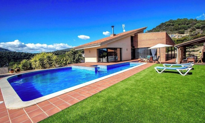 Caldes de Montbui Villa | Impresionante villa moderna a media hora de BCN!