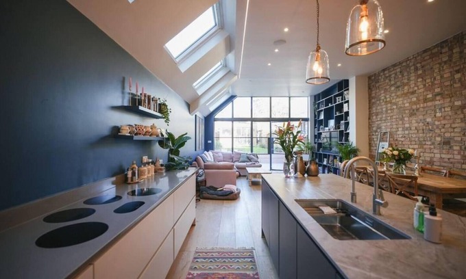 Brent Casa | Stunning Modern 5-Bed House in Central London