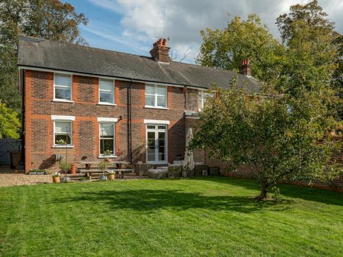 Hunton Bridge Casa | Stunning Modern Countryside Home PassTheKeys®