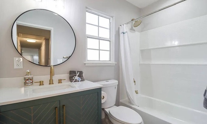 North Hills West Casa | Stunning Modern Home in the Heart of North Hills – 15907 Tuba St, CA 91343