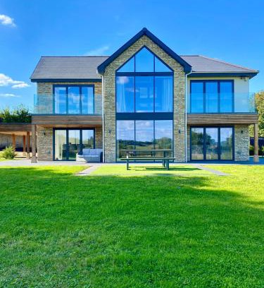 Corston Casa | Stunning modern home set in beautiful grounds.