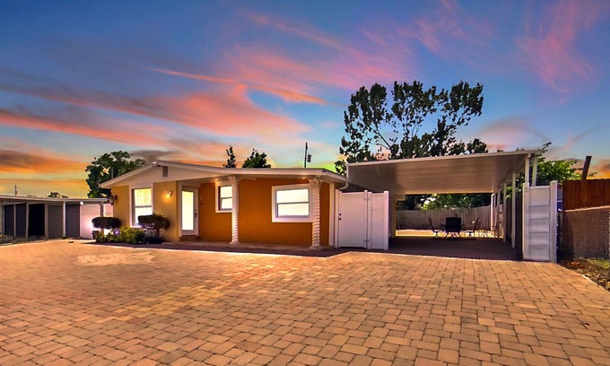 Pinecrest West Park Villa | Stunning Modern Home!
