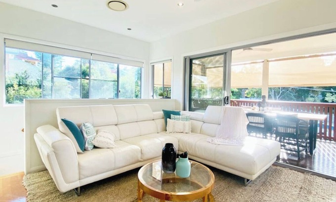 Ashgrove Casa | Stunning, Modern Two Level Townhome! Inner Cityclose to Everything!