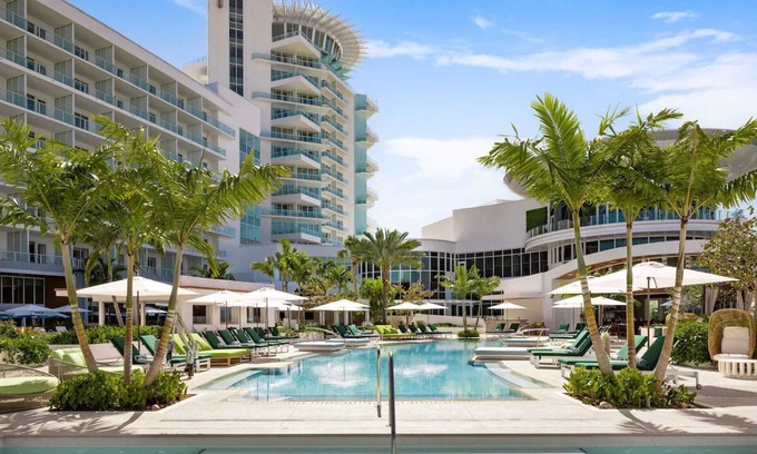 17th Street Causeway Hotel | Stunning Modern Marina-View Room w/Balcony Ideal for Relaxation + Adventure