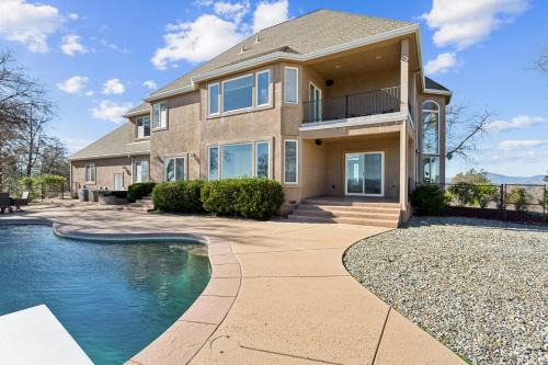 Bella Vista Apartamento | Stunning Mountain Retreat with Unmatched Views estate