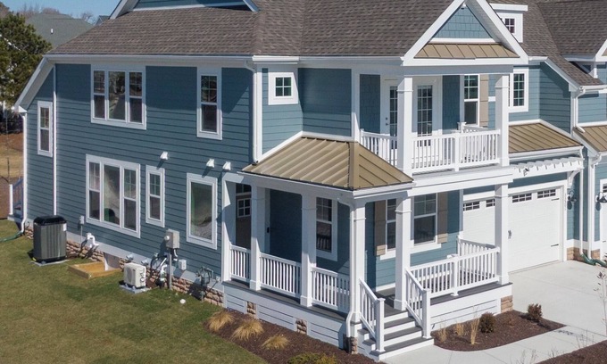 Bayside Casa | Stunning New Beach House in Bayside, 2 Master Suites, Fast WiFi, Turn Key!