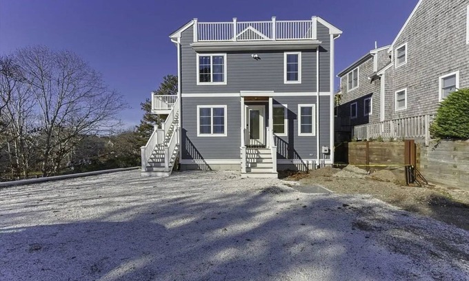 Provincetown Condominio | STUNNING NEW CONSTRUCTION CONDOMINIUM