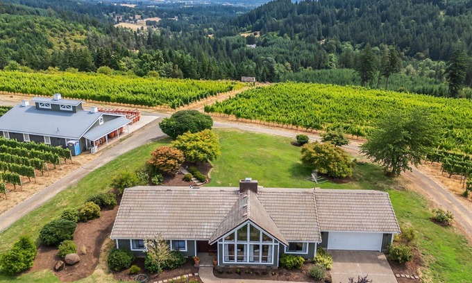 Ladd Hill Casa | Stunning New Listing - Beckham Estate Vineyard Guesthouse