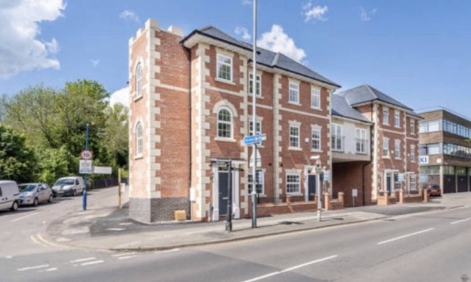Warwick Casa | Stunning New Townhouse in Heart of Warwick