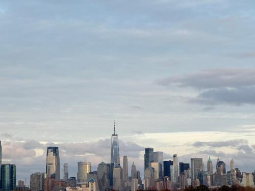 Communipaw Apartamento | Stunning NYC rooftop views minutes away from NYC 2 bedroom 2 bath