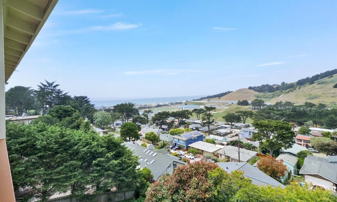 Sharp Park Casa | Stunning Ocean Mountain View Near SF+Beach 2Suites