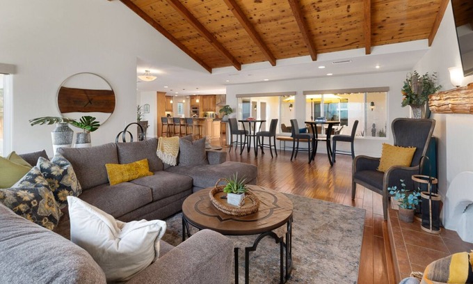 Sunset Cliffs Casa | Stunning Ocean-view Oasis w/ Pool, Spa & Patio