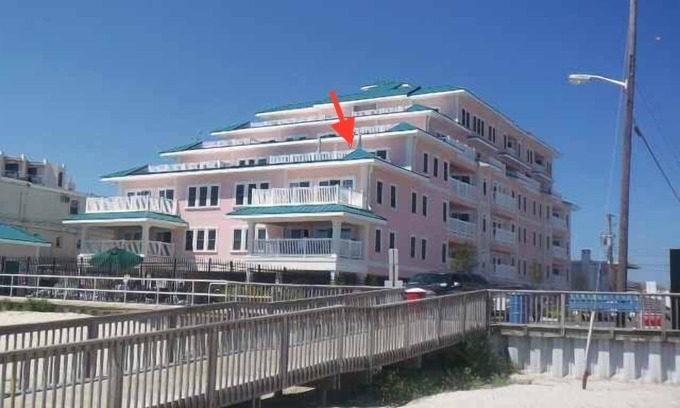 Wildwood Crest Condominio | Impresionante condominio frente al mar. 4BR, + Den, Vistas a la playa TODAS las ventanas, 2200sqft 2 disfrutar