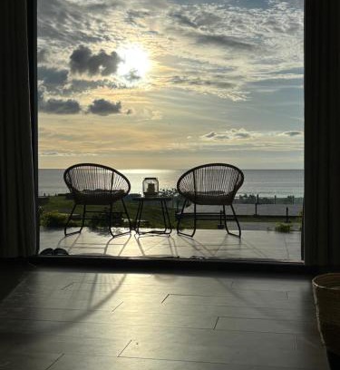 Serrekunda Apartamento | Stunning Oceanview 2B Waterfront Apartement