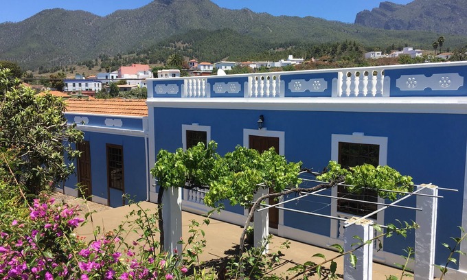 El Paso Casa | Stunning ´Olio´ Villa With Heated Pool